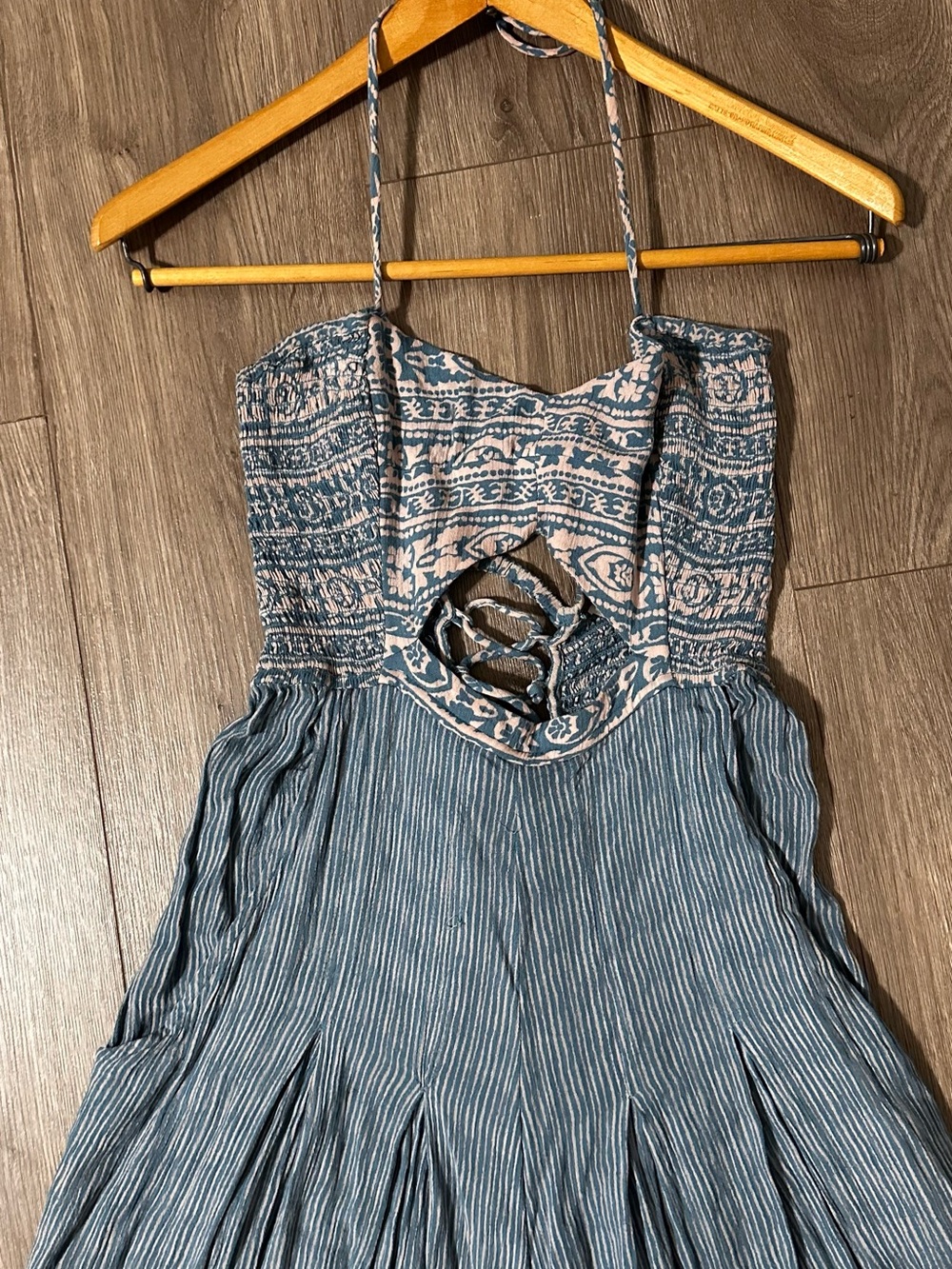Free People Crystal Bay Jumpsuit Wide Leg Open Tied Halter Patterned BOHO - Picture 6 of 12